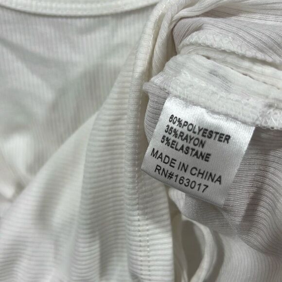 Princess Polly white ribbed cropped tank size 2 - Picture 4 of 5
